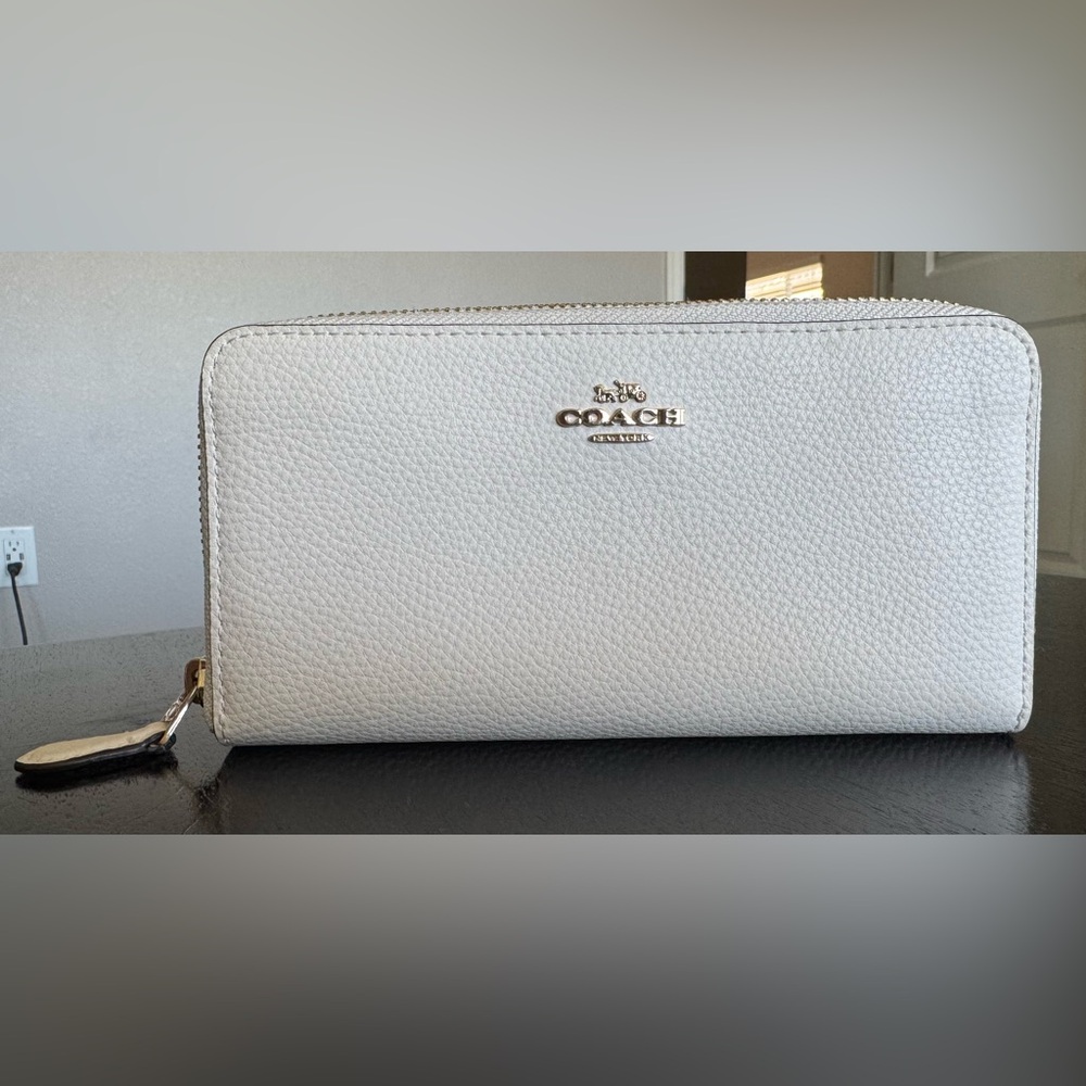 Coach Cream White Leather Wallet